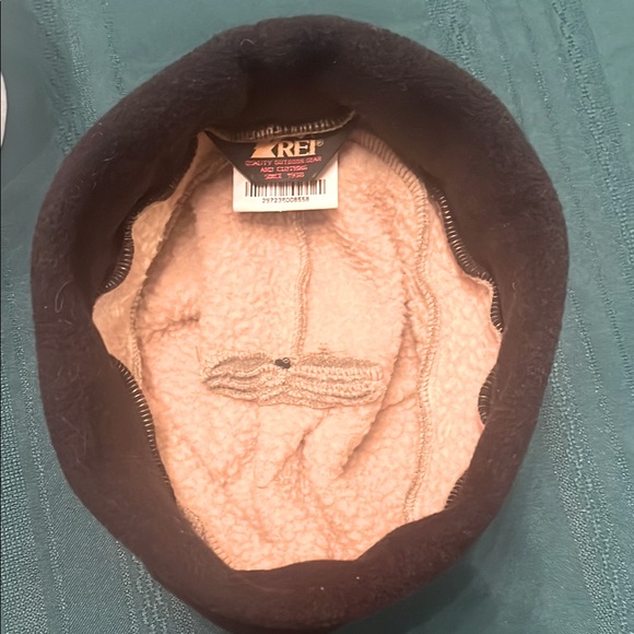 Vintage REI Beret Two-Tone Fleece Hat - wardrobe essential- made In USA - Picture 6 of 11